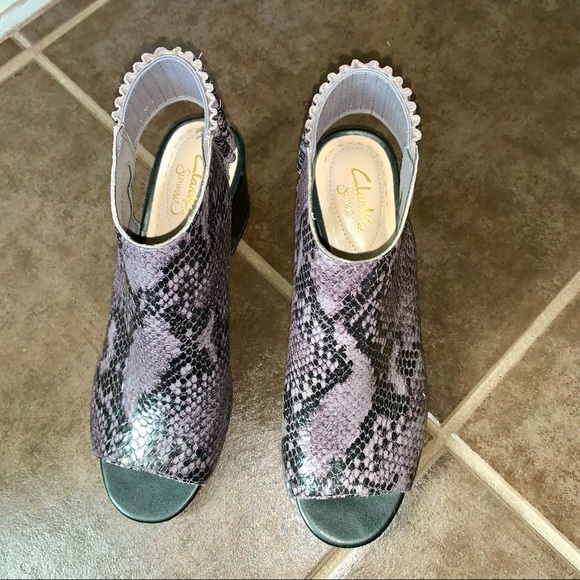 Clarks Barley Charm Snakeskin Print Sandals Size 6.5 - Picture 3 of 11